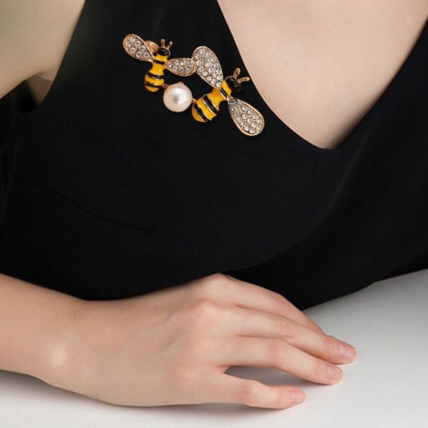 3 stk Pearl Bee Corsage Krystallbrosje B B B