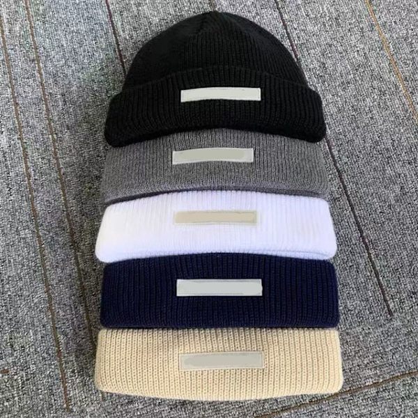 Neulotut pipot Villahattu NAVY Navy