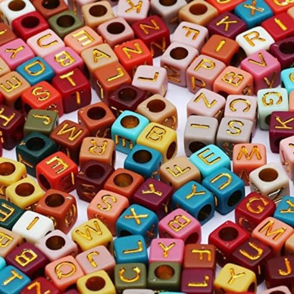 1000st Kubbokstavspärlor Färgade alfabetpärlor