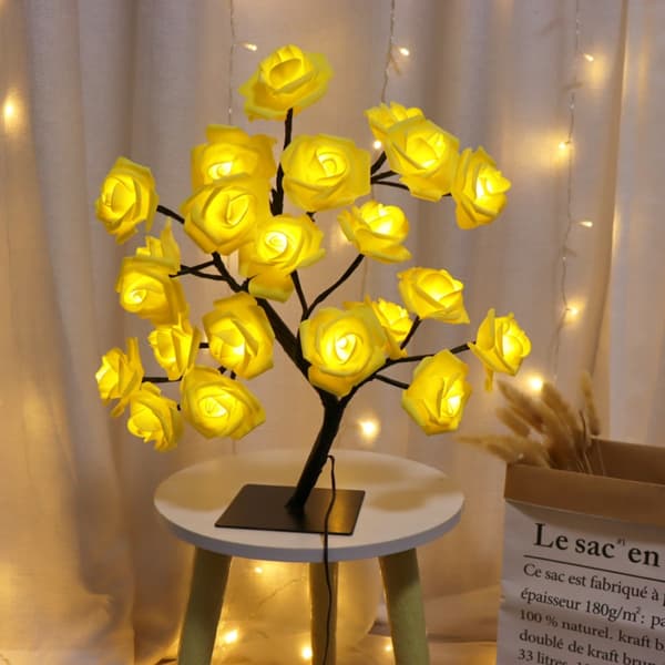 Bordslampa Rose Lampor VIT white