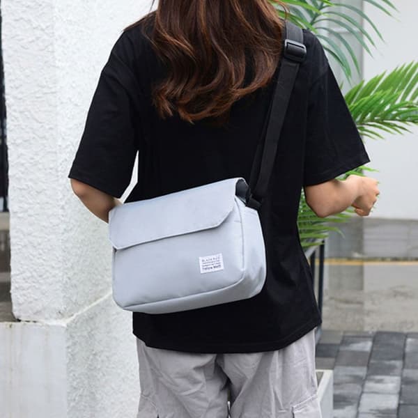 Crossbody Bag Messenger Bag LYS GRÅ light grey