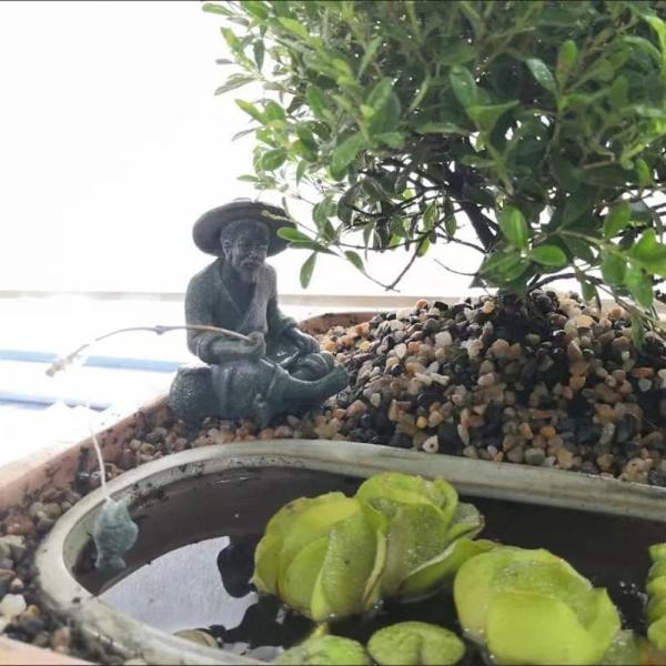 Fiske Ornament Mini Fisherman Staty Sittande Fiske Statyetter