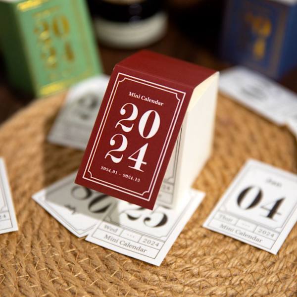 Rivbara kalendrar Desktop Paper Calendar RÖD red