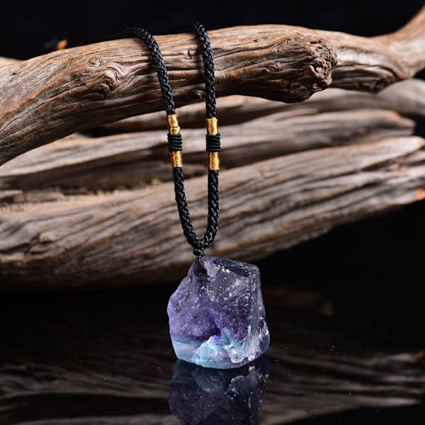 Fluoriittiriipus kaulakoru Natural Quartz Stone VILLA purple