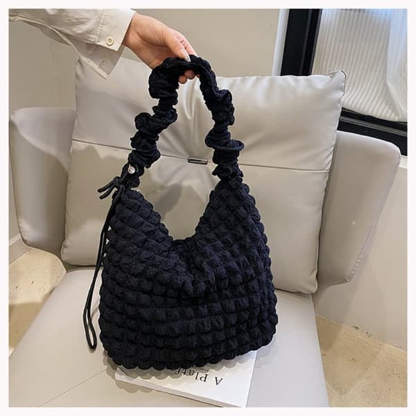 Puffy Handbag Rannekangaskassi MUSTA Black