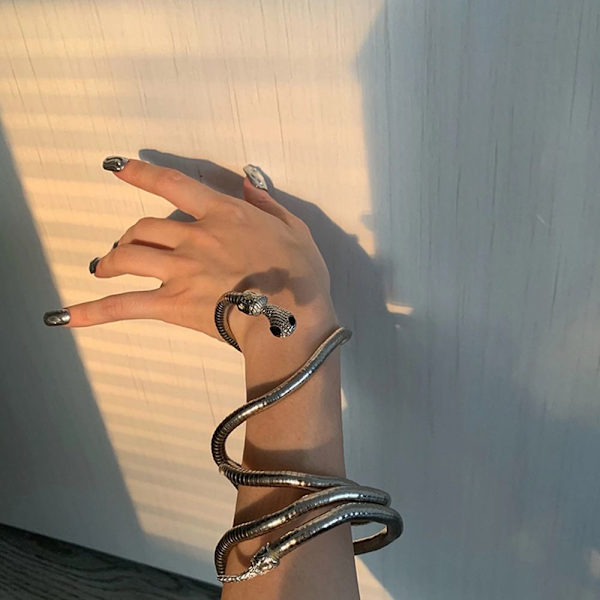 Snake Kaulakoru Kaulaketju MUSTA Black