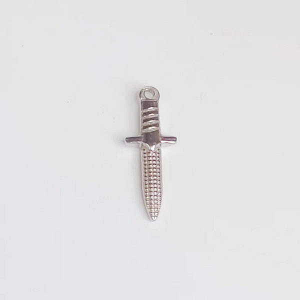 20 kpl Dagger Shape Charm Antiikkinen riipuskoru