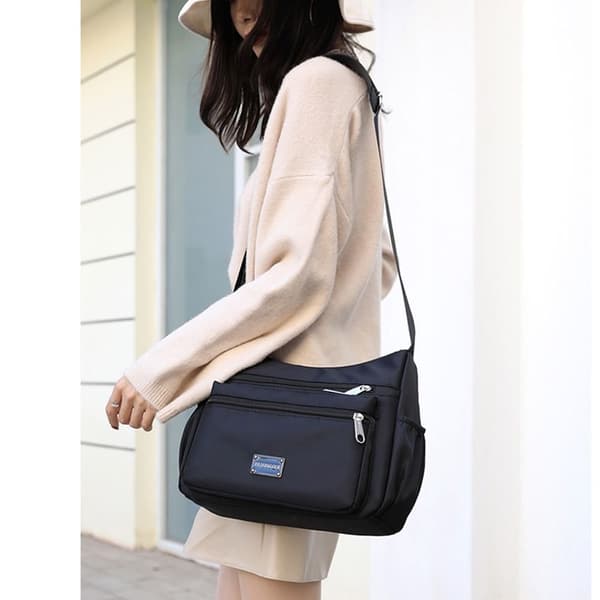 Messenger Laukut Crossbody Pack PUNAINEN red