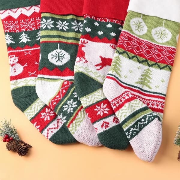 Stickade julstrumpor Julklappspåsar 2 2 2