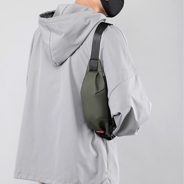 Midjeväska Chest Pack MÖRKGRÖN dark green
