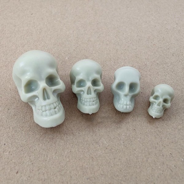 50 kpl Halloween Mini Skull Skeleton Heads PURPURA 3,6 cm 3,6 cm purple 3.6cm-3.6cm