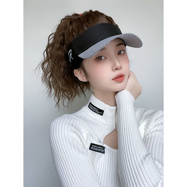Teenhiuksinen kihara peruukki 3 3 3