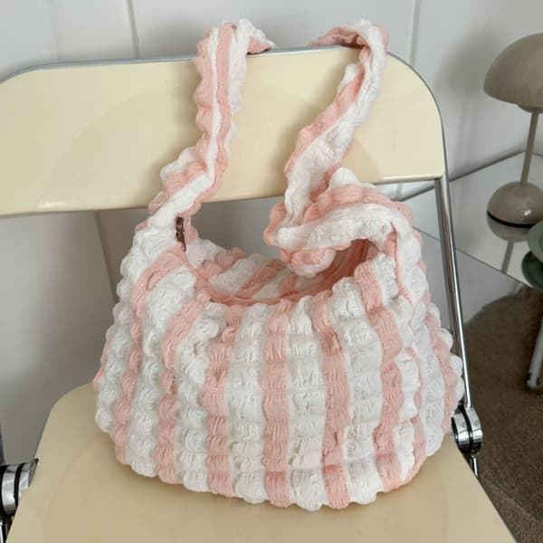 Quiltad veckade molnväskor Crossboby axelväska ROSA pink