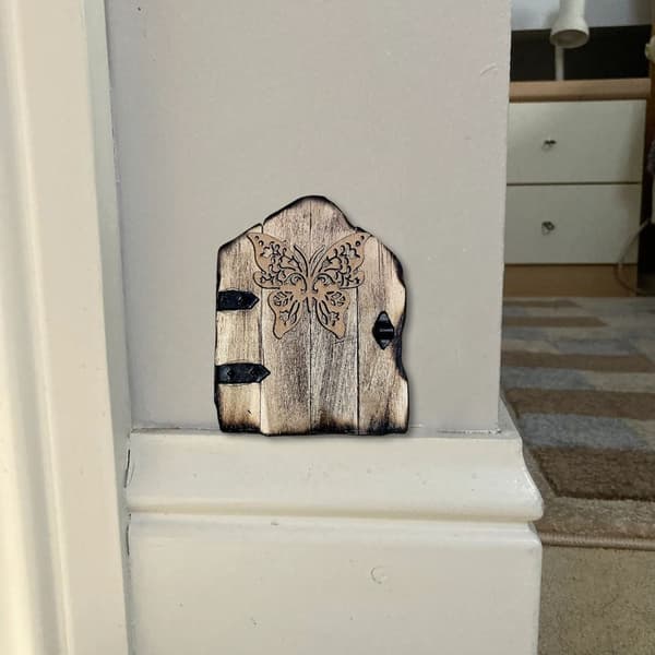 Miniatyyri keijutonttu keijuovi E E E