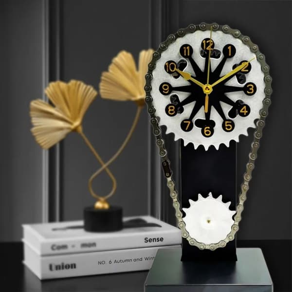 Chain Gear Clock Pöytäkello 4 4 4