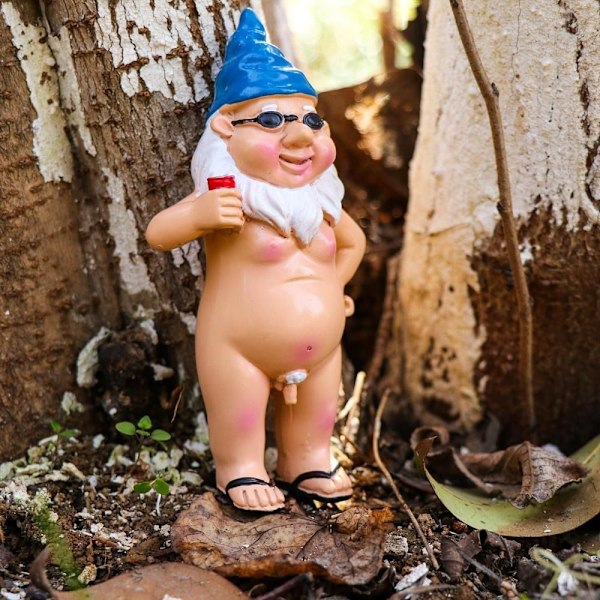 Gnome Dwarf Garden Statue 02 02 02