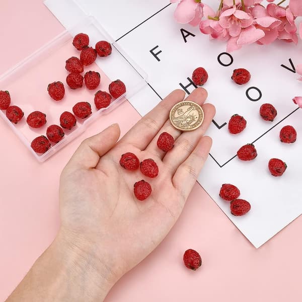 30st Strawberry Beads 3D Fruktpärlor