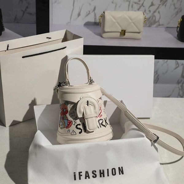 2023 Bucket Bag Graffiti Horseshoe Nahkainen olkalaukku