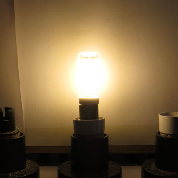 LED-lamppu maissipolttimo VALKOINEN E11 10W 110V E11 10W 110V white E11 10W 110V-E11 10W 110V