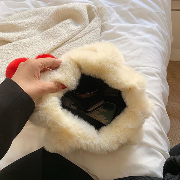 Kvinnor Söta körsbärsväskor mjuka plyschhandväskor vit