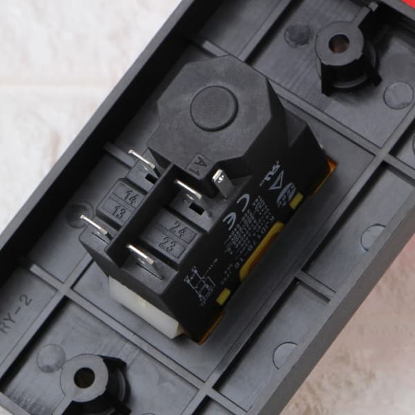 Magnetisk padlebryter elektromagnetisk trykknappbryter