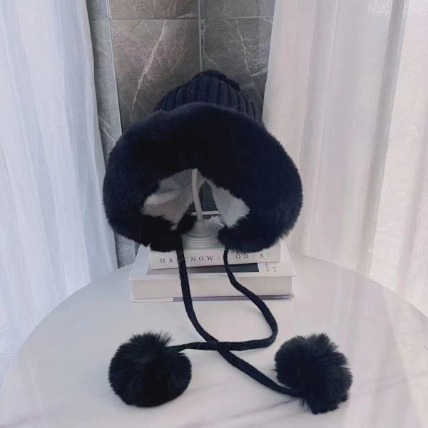 Pehmohattu hupullinen huivihattu MUSTA black