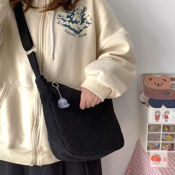 Corduroy Crossbody Bag Axelväska SVART Black