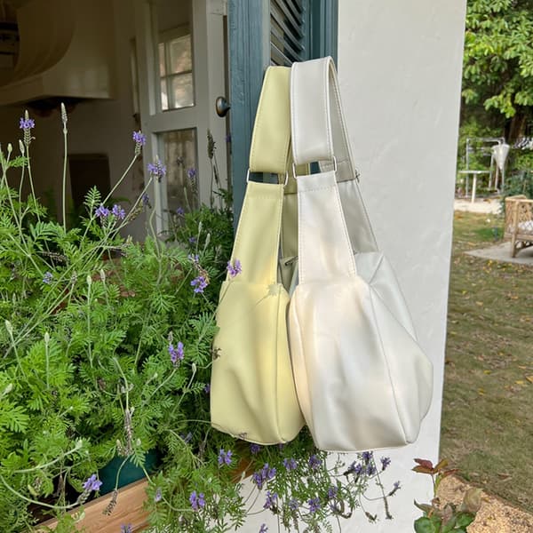 Crossbody Bag Axelväska VIT White