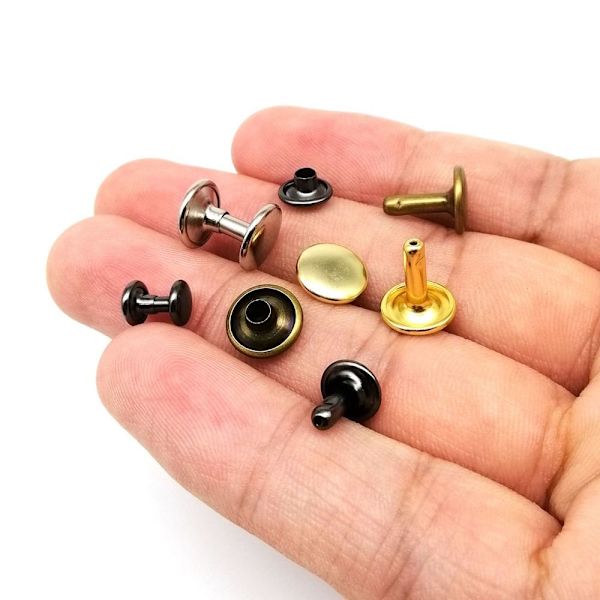 100 sett dekornaglestiftspiker GULL 6X6MM 6X6MM gold 6x6mm-6x6mm