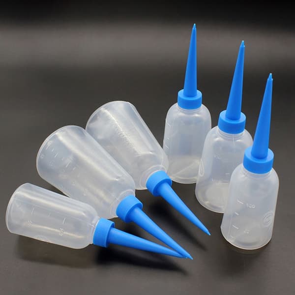 Muovinen kirkaskärkinen asetinpullo 150 ml 150ml