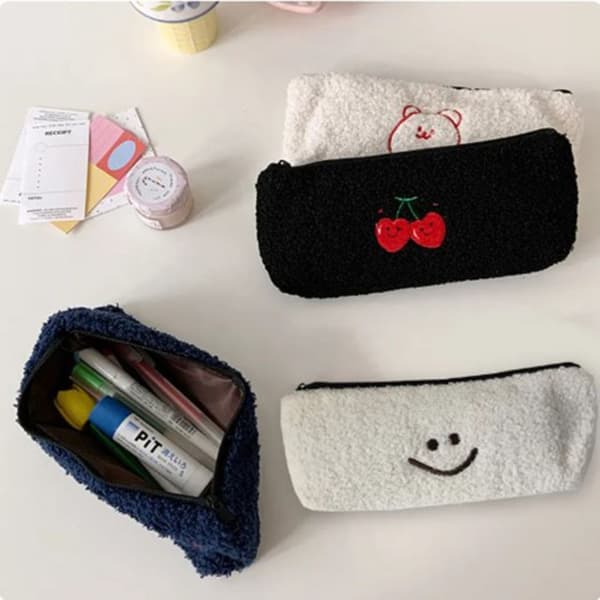Cherry Embroidery Penaalilaukku Pehmo Case AA A