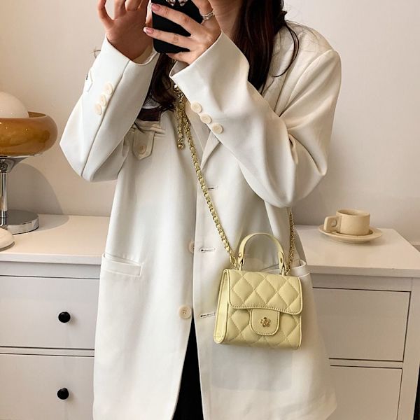Chain Crossbody Bags Axelväska GUL yellow