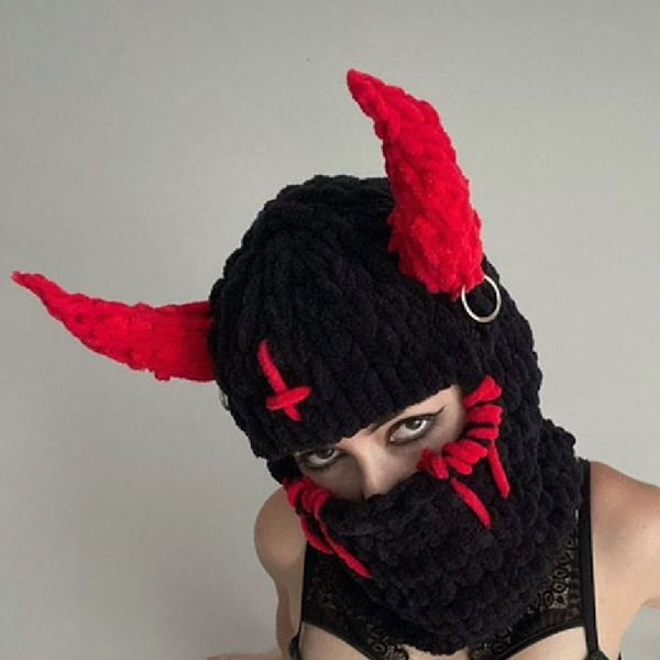 Strikket lue Funny Horns B5 B5 B5