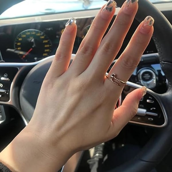 Twist Nail Ring Love Friendship Ring GULL 8 Gold 8