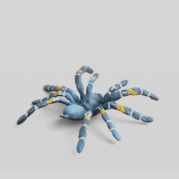 2/4 stk Stor kunstig edderkopp Halloween Skumle rekvisitter GRÅ Gray spider