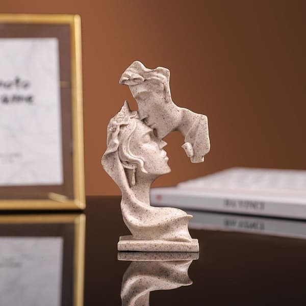 Lovers Statue Kyssestilling GULD GULD Gold