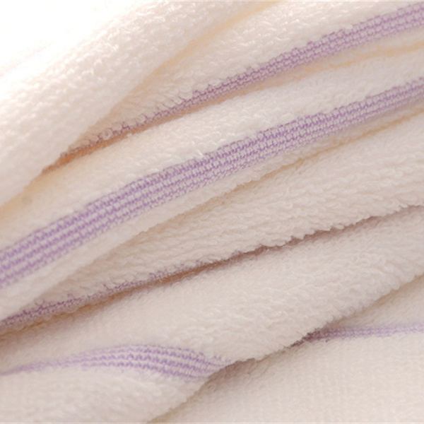 Handduksbroderade handdukar VIT white