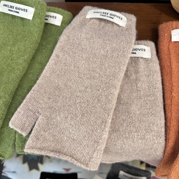 Stickade handskar Handledshandskar KHAKI khaki