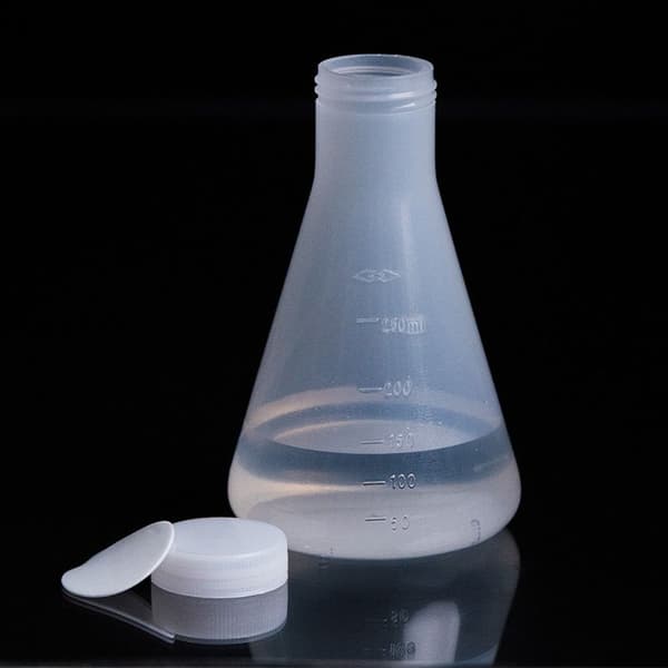 Muovinen Erlenmeyer-pullo, leveäsuinen, kartiomainen pullo, kolmio