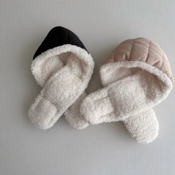 Baby Barn Plysch Neck Wrap SVART black