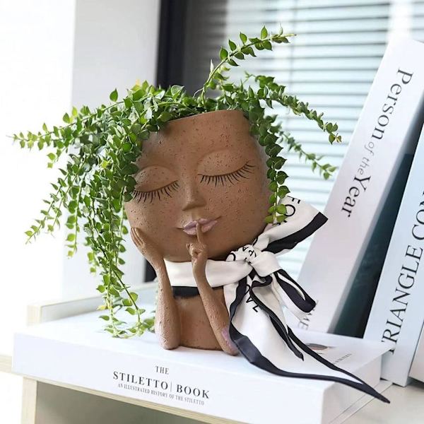 Flickansikte Huvudstaty Docka blomkruka C C C