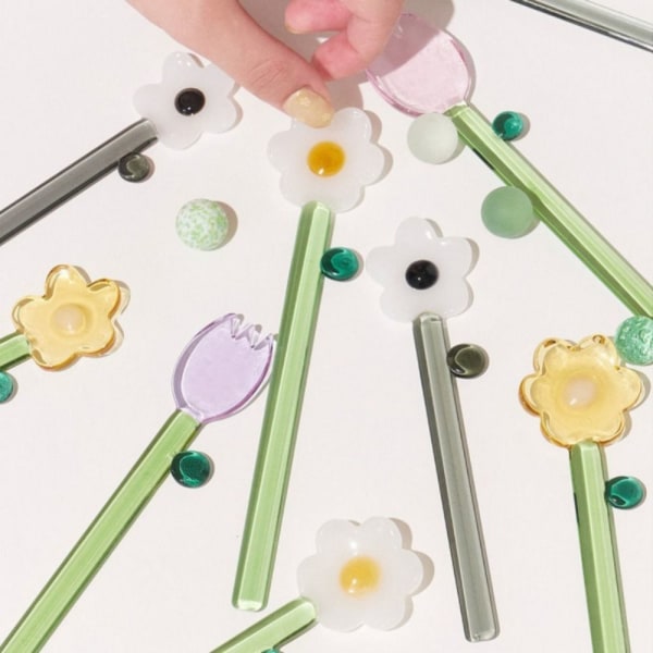 Mjölkskedar i glas Blomstesked C C C