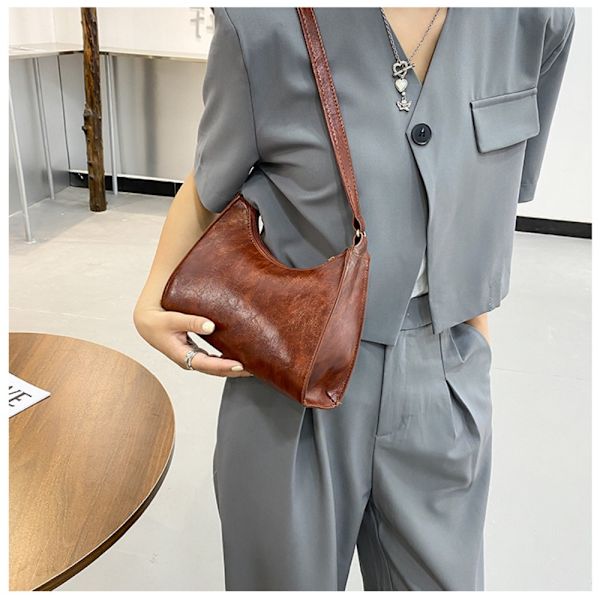 Olkalaukut Ostoskassi TUMMAN RUSKEA dark brown