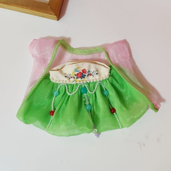 20 cm dockakläder antika broderiklänningar 2 2 2