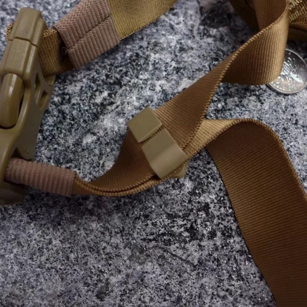 4st Molle Webbing Spänne Bältesklämma KHAKI 25MM Khaki 25mm