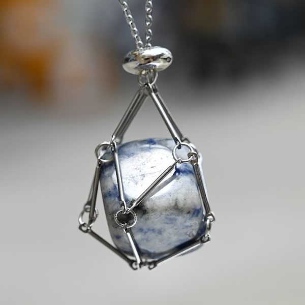 Crystal Holder Cage Necklace Crystal Net Metal Halsband RÖTT Red Agate