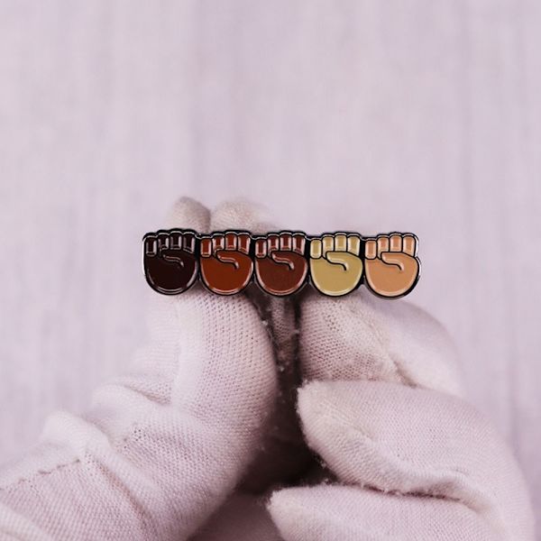 BLM Fists Broscher Emalj Pin Jacket Bag Badge