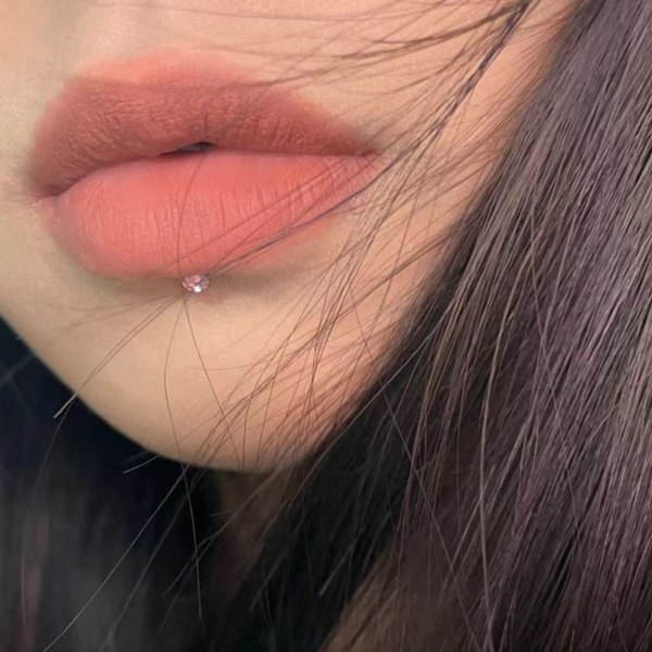 Gem Lip Stud Gem Ear Ring HVIT white