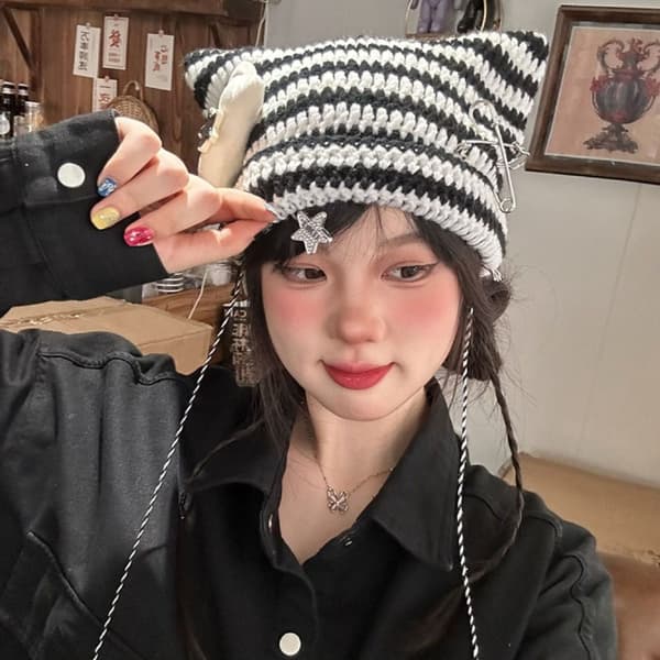 Kat Øre Hårbolde Beanies Hue SORT&HVID black&white