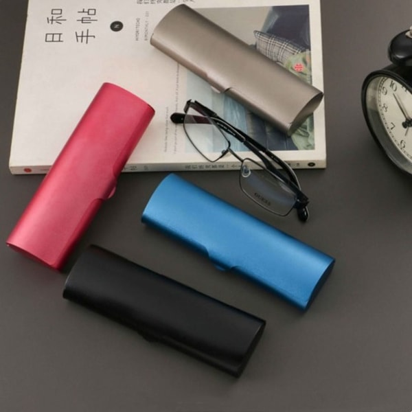 Case Case PUNAINEN red